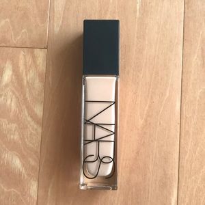 NARS foundation (natural radiant longwear) YUKON
